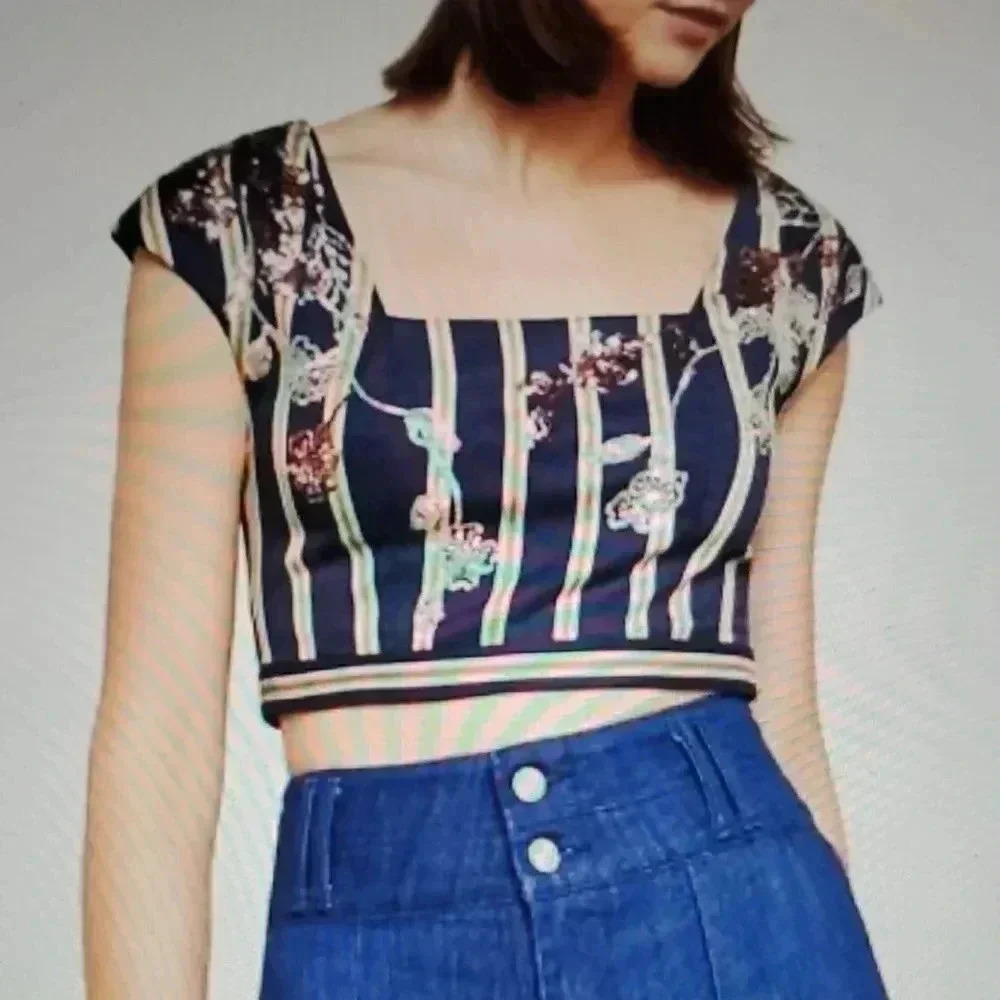 BCBG MAXAZRIA STRIPED TOP